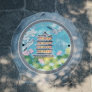 武汉-井盖-窨井盖-地面-光影 图片素材