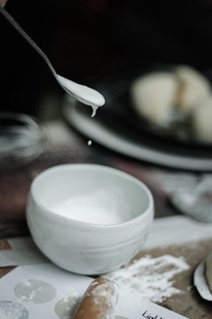 美食摄影-食物-餐具-碗-勺子 图片素材