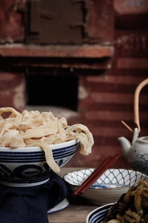 老坛酸菜-面条-美食-布景-中餐 图片素材