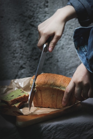 我要上封面-面包-餐具-美食摄影-静物摄影 图片素材
