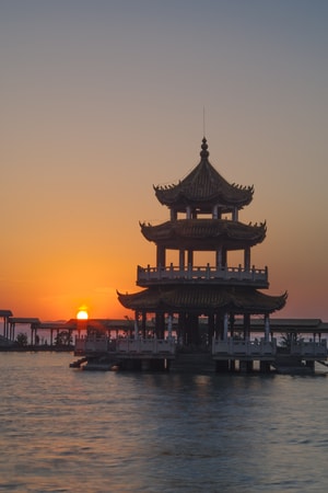 太湖-日落-夕阳-无锡统一嘉园-建筑 图片素材