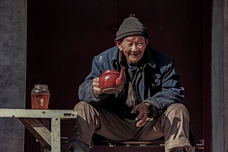 你好2020-老人-男人-男性-老人 图片素材