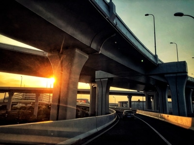 公路-夕阳-城市-手机-iphonex 图片素材