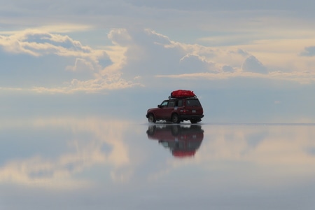 玻利维亚-旅行-环球旅行-天空之镜-车 图片素材