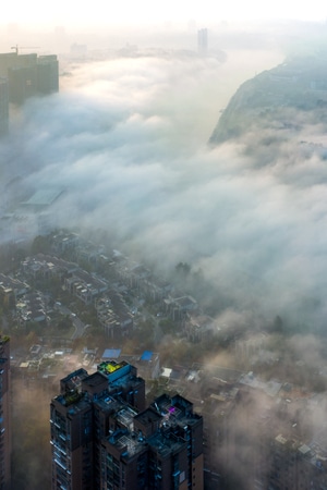 航拍-城市风光-晨雾-城市-城市风光 图片素材