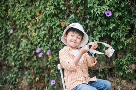 儿童摄影-春暖花开-男孩-小孩-孩子 图片素材