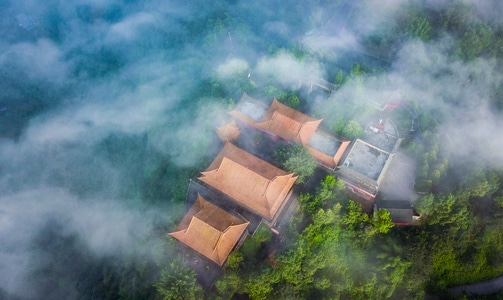 自然风光-建筑-云雾-金色-绿色 图片素材