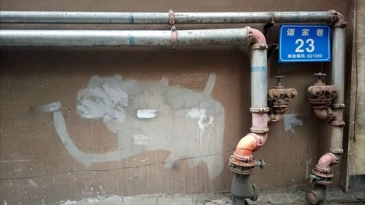 街拍-原创-水管-管道-墙壁 图片素材