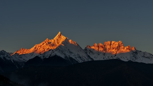 摄影-风光-旅行-雪山-缅茨姆峰 图片素材