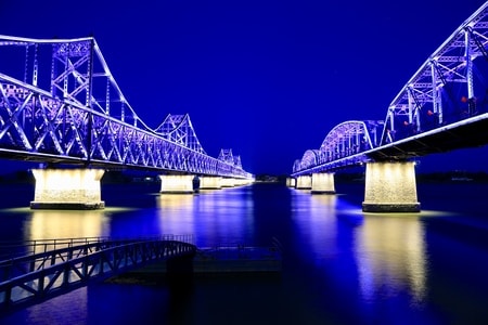 城市-夜景-鸭绿江-江-江水 图片素材