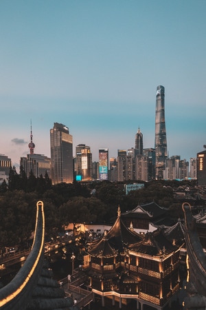 她说-城市-上海-这是你的城市-都市 图片素材
