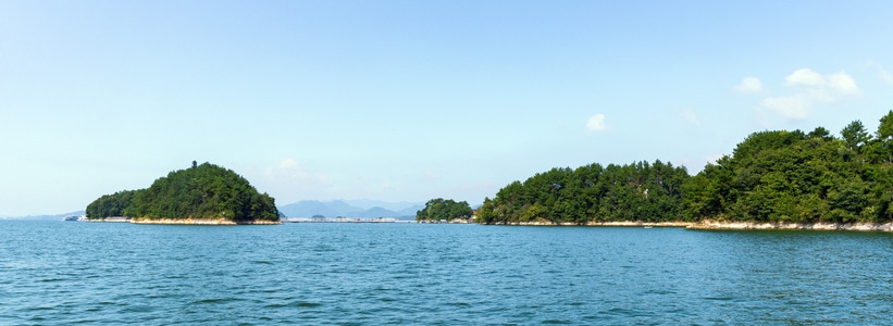 远眺-天空-旅游-群山-水面 图片素材