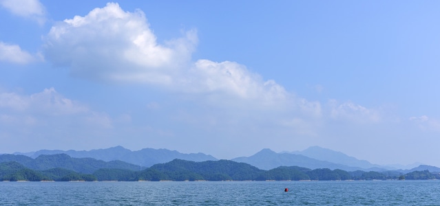 远眺-天空-旅游-群山-水面 图片素材