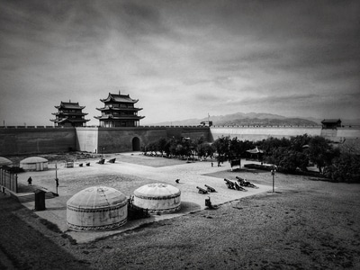 在路上-嘉峪关市-建筑-旅行-黑白 图片素材