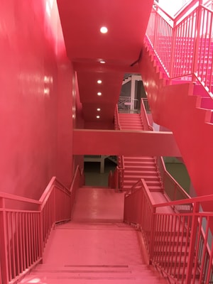 粉红-网红地铁站-网红地铁站-地铁站-楼梯 图片素材