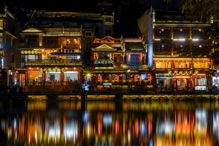 风光-夜景-凤凰古城-倒影-繁华地段 图片素材