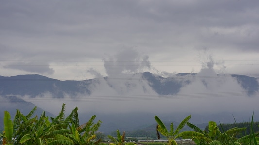 风光-户外-旅行-雨雾-山峦 图片素材