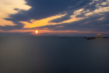 日出-海面-大海-多云-灯塔 图片素材