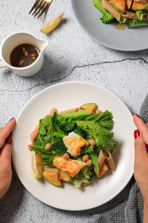 减脂餐-鸡肉沙拉-健身-美食-盘子 图片素材