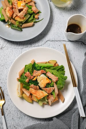减脂餐-鸡肉沙拉-健身-美食-盘子 图片素材