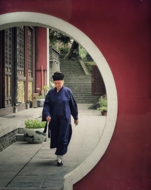 城市-纪实-尼姑-女人-女性 图片素材