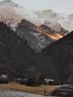 民俗-风景-山谷-山峰-自然 图片素材