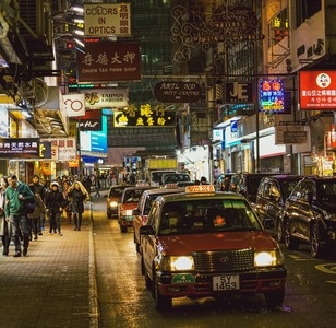 香港-计程车-夜景-道路-行人 图片素材