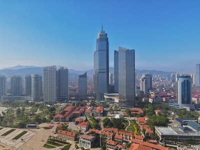 烟台市-航拍-滨海广场-城市风光-城市 图片素材