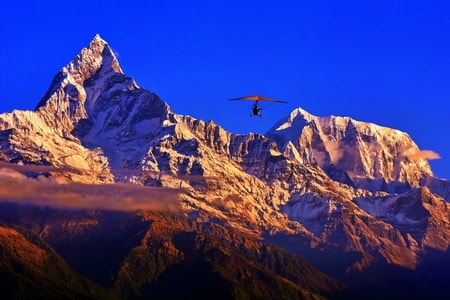 风光-尼泊尔-鱼尾峰-圣山-滑翔机 图片素材