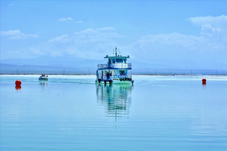 旅行-茶卡盐湖-湖-湖水-湖面 图片素材