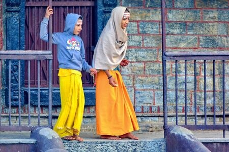 旅行-生与死-女性-小女孩-男性 图片素材