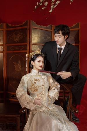 中式-中式婚纱-婚纱照-中式婚纱-夫妻 图片素材