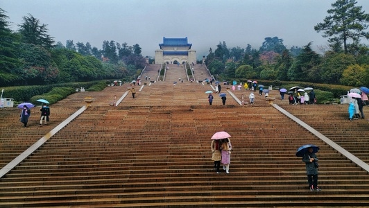 风光-南京-烟雨蒙蒙-中山陵-中山陵 图片素材
