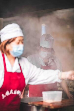 光影高新青春赋能-武汉复苏-女人-女性-女士 图片素材