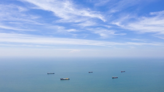 大海-蓝天-货船-风景-海 图片素材