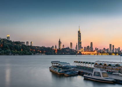城市色彩-夜色-南京市-紫峰大厦-城市夜景 图片素材