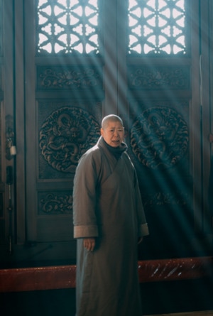 光影-寺院-人像-法衣-尼姑 图片素材
