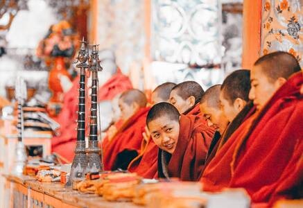 西藏-佛教-信徒-宗教-藏传佛教 图片素材