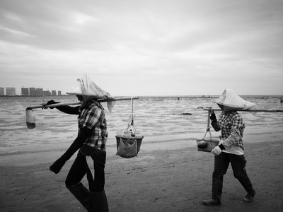 赶海人-摄于北海-赶海人-海-沙滩 图片素材