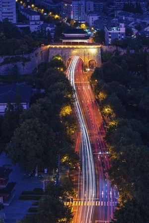 城市-南京-长时间曝光-古城门楼-车轨 图片素材