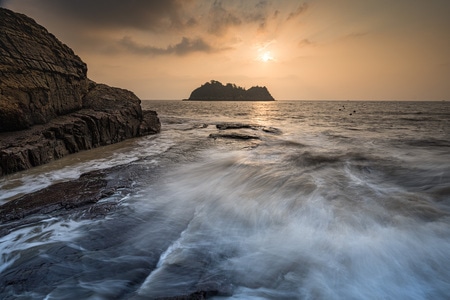 大海-岩石-浪-岛-太阳 图片素材