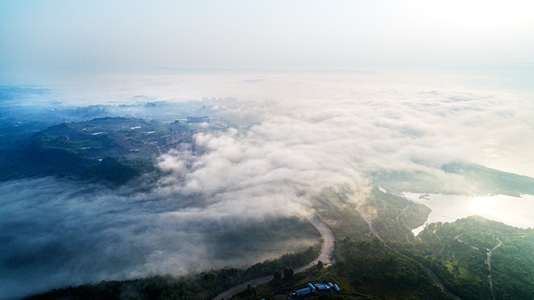 重庆市-流光溢彩-阳光-你好2020-云雾 图片素材