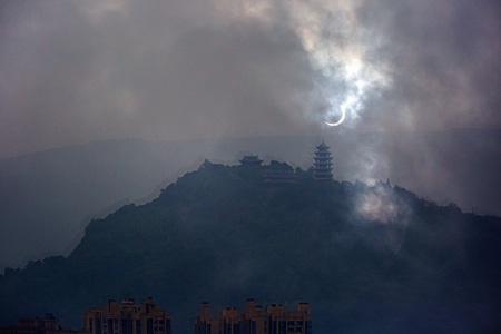 日出-重庆市-你好2020-流光溢彩-阳光 图片素材