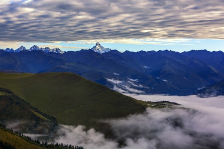 达瓦更扎-四姑娘山-四姑娘山-山-山峰 图片素材
