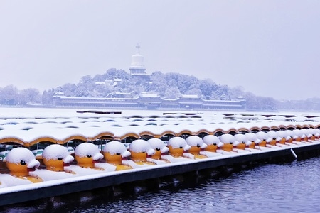 你好2020-风景-雪景-湖-湖面 图片素材