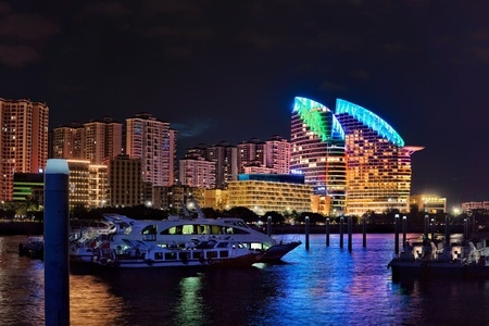 城市-海边-旅行-黑夜-建筑 图片素材