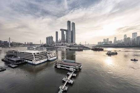 城市-建筑-江河-大桥-天空 图片素材