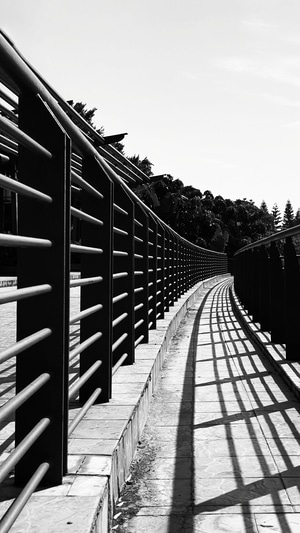 iphone-佛山-黑白-建筑-栏杆 图片素材
