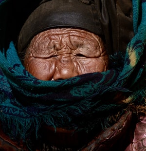 四川-凉山州-彝族-老人-女人 图片素材