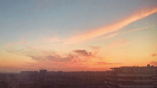 沈阳市-尘世烟火-晚霞-夜跑-城市 图片素材
